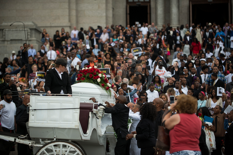 Illustration for article titled The Heartbreaking and Beautiful Images From Philando Castile's Funeral